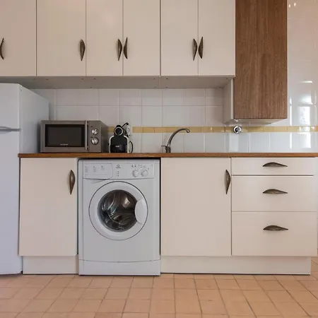 A Pearl In Grace Land Daire *