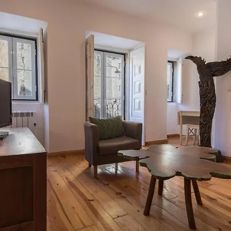 Daire A Pearl In Grace Land