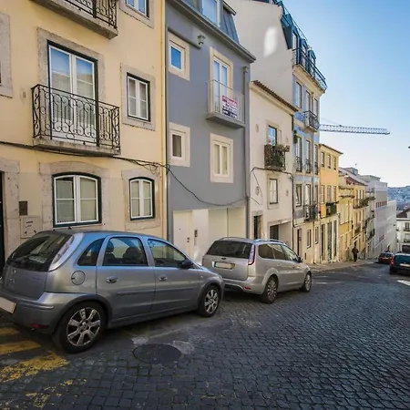 A Pearl In Grace Land Daire Lisboa