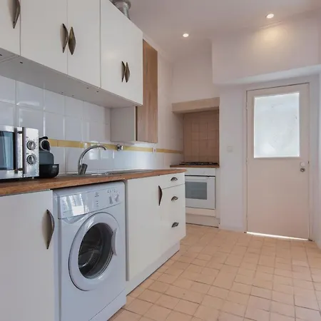 A Pearl In Grace Land Daire